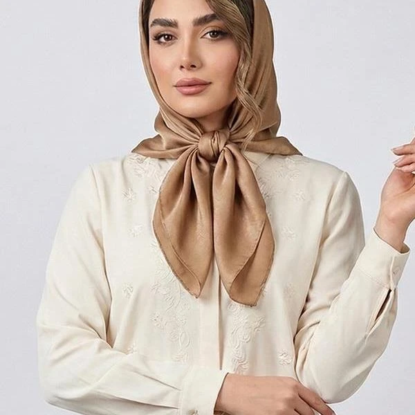 روسری زنانه مدل قواره کوچک ساده ساتن پتینه